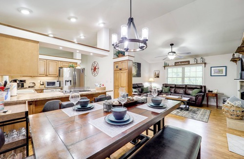 Newland House | Upscale Blue Ridge Mtns Escape: Great for Groups!