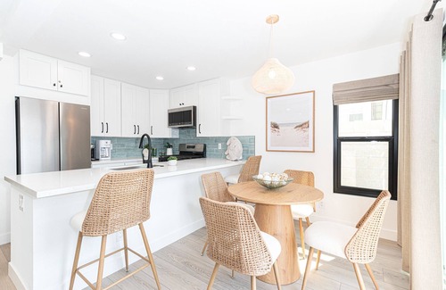 West Newport Condo | Upscale Coastal Home w/Central AC | Just 1/2 Block to Beach | Walk to Everything!