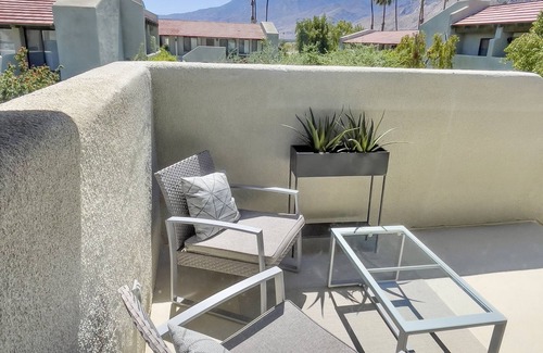 Palm Springs Condo | Upscale Condo with Mountain Views - Near Downtown Palm Springs
