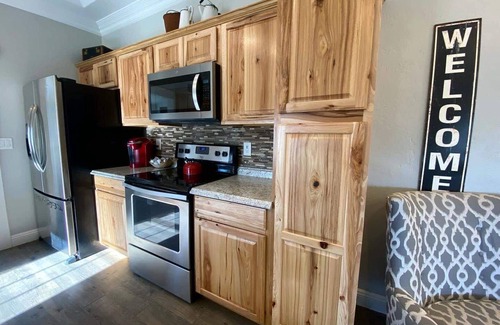Kanab House | Upscale Cottage Downtown Kanab Walk to Shops!