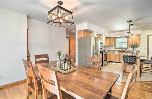Higgins Lake House | Upscale Family Cottage < 1 Mi to Higgins Lake