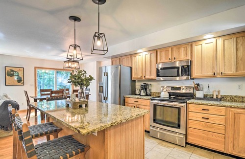 Higgins Lake House | Upscale Family Cottage < 1 Mi to Higgins Lake