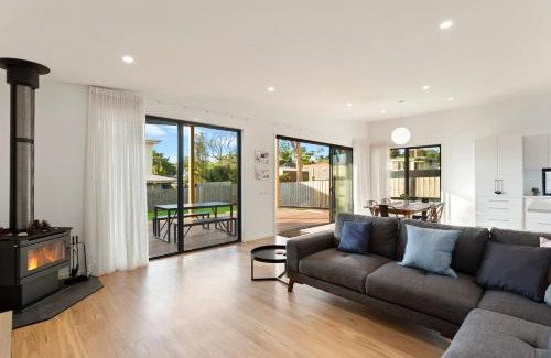 Cape Woolamai House | Upscale Family Retreat Just 5 Min Walk to Beach