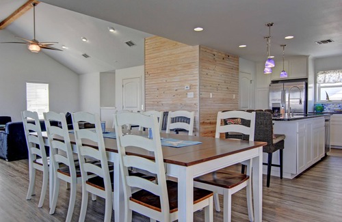 Port Aransas House | Upscale home! Beach Access! Community Pool