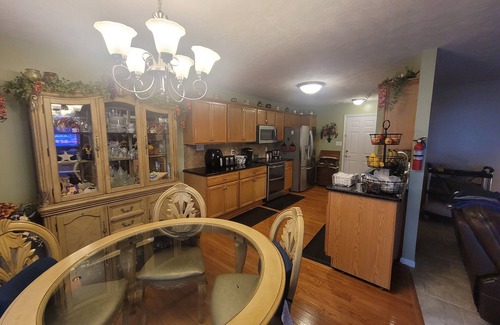 South View House | Upscale Home Quiet Area with Hot Tub Near Hope Mills Lake