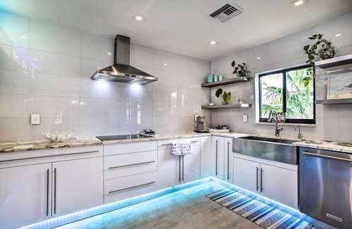 Santa Barbara Estates House | Upscale Home w/Hot Tub: Walk to Pompano Beach!