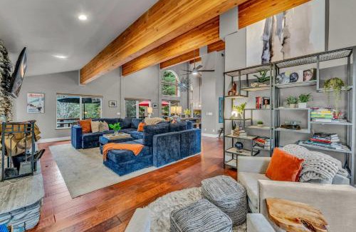 Incline Village House | Upscale Incline Village Home with Hot Tub & Sauna