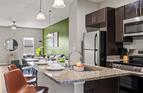 Pineville House | Upscale King 3BR Townhouse in Pineville!