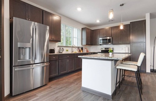 North Raleigh Apartment | Upscale King 5 Bed Suite—in North Raleigh!