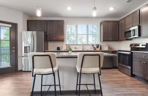 North Raleigh Apartment | Upscale King 5 Bed Suite—in North Raleigh!