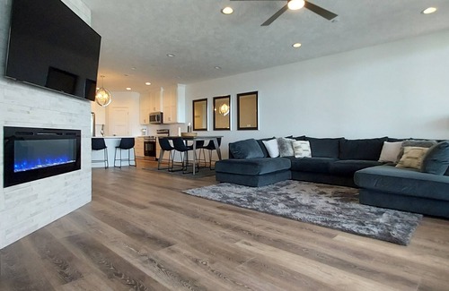 Arnolds Park Condo | Upscale Lakefront 4 Bedroom/3 Bathroom Bridges Bay Resort Condo