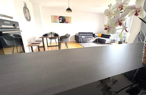 Unteraurach Apartment | Upscale living with balcony & only 10 minutes to Bamberg