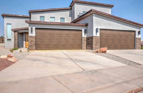 Moab South Valley Apartment | Upscale Moab Home w/Red Rock Views & Hot Tub