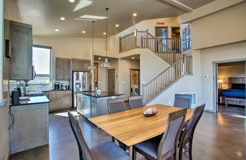 Moab South Valley Apartment | Upscale Moab Townhome w/Hot Tub: 20 Min to Arches