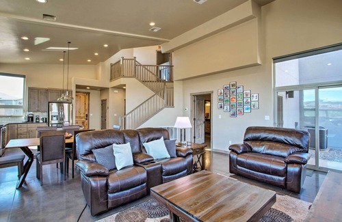 Moab South Valley Apartment | Upscale Moab Townhome w/Hot Tub: 20 Min to Arches
