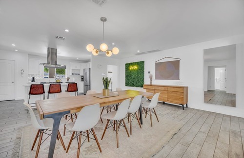Rancho Ventura House | Upscale & Modern Phoenix 2900 sqft Home w/Heated or Chilled Pool by Scottsdale