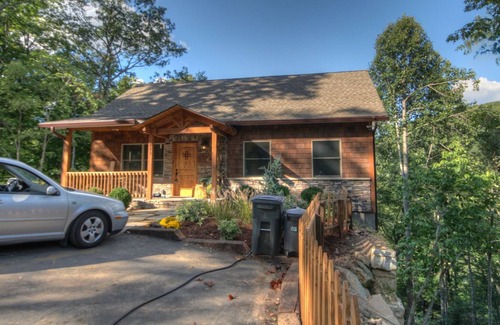 Boone Ski Chalet | Upscale Mountain Home in Forested Area