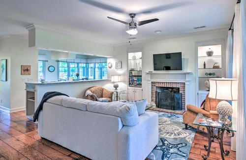 Murrells Inlet House | Upscale Murrells Inlet House with Covered Porch