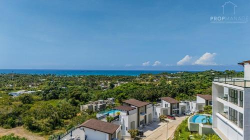 La Ceiba Apartment | Upscale Playa Bonita Loft with Pool & Ocean Views