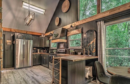 Andrews Cabin | Upscale Private Forest Cabin Near Nantahala RVR w/Deck, WiFi & More! Discounts!