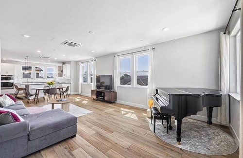 East San Mateo House | Upscale Quiet 2B2.5B 1450sqft Townhome Between SF and South Bay