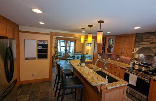 Timberline House | Upscale, Quiet & Private, Easily Accessible