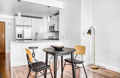 Rincon Hill Apartment | Upscale Rincon Hill 1BR w/Pool & Theater, close to shops, by Blueground