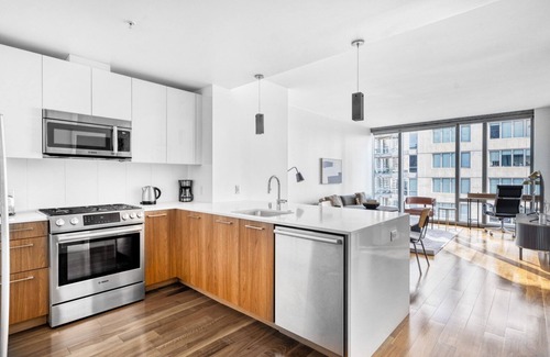 Rincon Hill Apartment | Upscale Rincon Hill 1BR w/Pool & Theater, close to shops, by Blueground