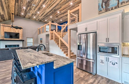 Glenwood Cabin | Upscale Riverfront Home w/Beach & Fire Pit!