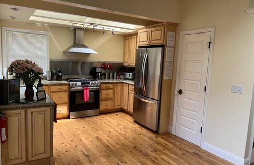 Guerneville House | Upscale Riverfront Magnificent Views & Hot Tub In Sonoma County Wine Country