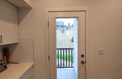 West Hills House | Upscale Silverdale Townhouse