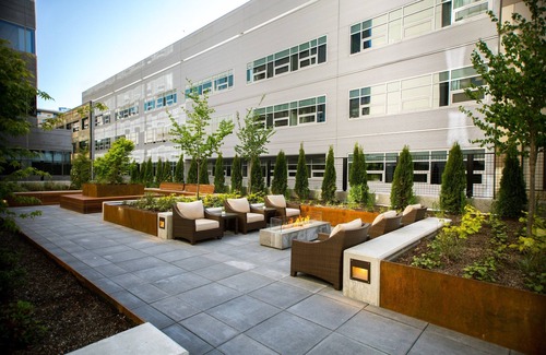 South Lake Union Apartment | Upscale Suite + 24 Hour Fitness Center + Free Breakfast | Close to Lake Union