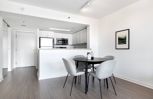 South Beach Apartment | Upscale Waterfront South Beach 1BR w/Pool, Tennis, Spa, by Blueground
