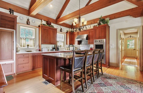 Gainesville House | Upscale with Lake Views, pool table and Private Boat Dock