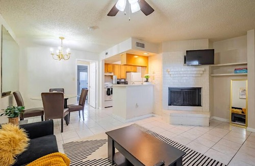 Webster Apartment | UpscaleApartment,Pool,NRG Stadium,Free Parking,Medical District