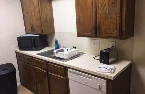 Lawton Apartment | Upstairs 1-Bedroom Apartment Near Fort Sill!