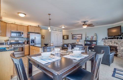 Lincoln City Condo | Upstairs Ocean-Front Condo has Hot Tub, 2 King Beds and Resort Amenities!