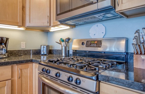 Lincoln City Condo | Upstairs Ocean-Front Condo has Hot Tub, 2 King Beds and Resort Amenities!