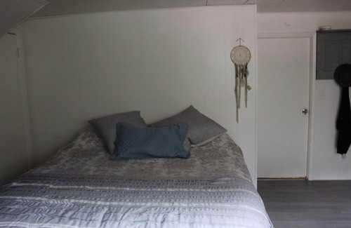 Roseburg Cabin | Upstairs unit