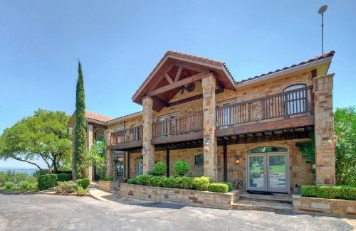 Buchanan Dam House | Upstay - 10-Acre Lakeview Mansion with Pvt Boat Ramp