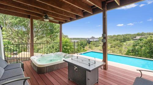 Yacht Harbor House | Upstay - Austin Getaway - Pool & Hot Tub & Games