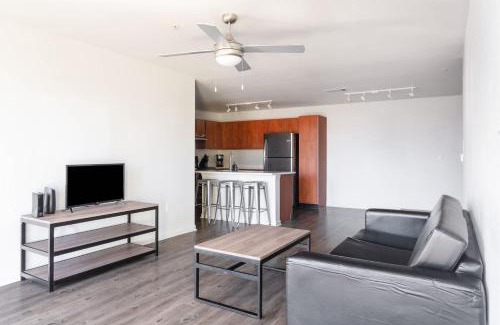 West Campus Apartment | Upstay - Condo w 4BR - Pool Gym BBQ & Games