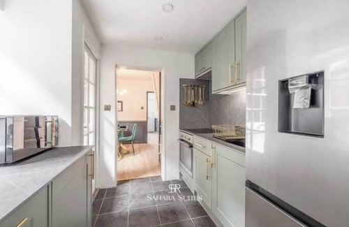 Windsor City Centre House | Upto 20%OFF | Stylish Windsor Cottage | Long Stays