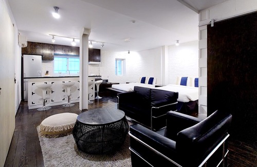 Jongno Apartment | Uptown Apartment in Downtown Seoul