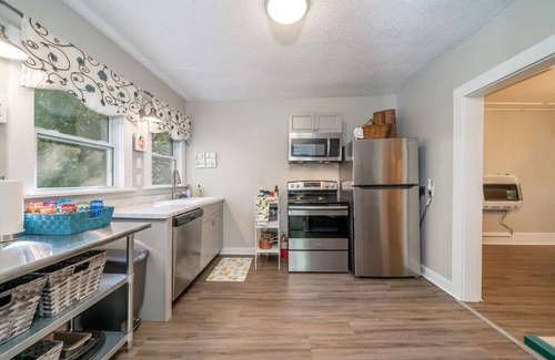 Hot Springs House | Uptown Bungalow - Close to Biking Trails, Downtown