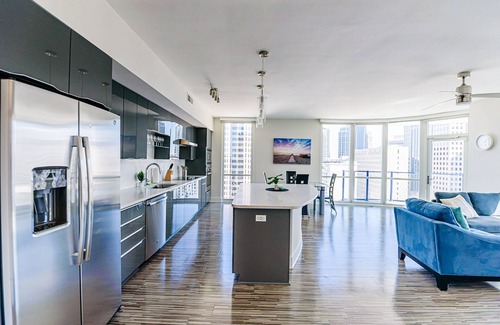 Charlotte Center City Apartment | Uptown Charlotte 2BR Furnished Apartments by RedAwning