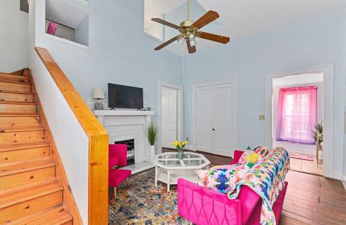Columbus Apartment | Uptown Colorful Cottage by the Riverwalk