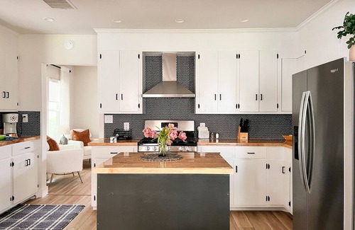 Turner Park House | Uptown Cottage in the heart of Tulsa. A fully renovated modern chic home.