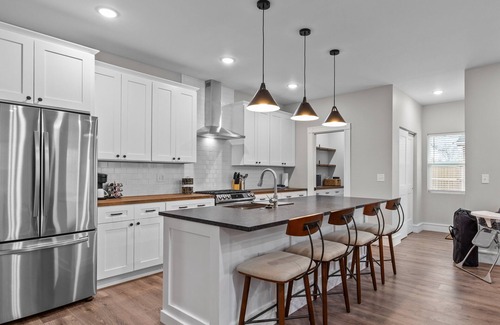 The Gate House | Uptown Elegant Escape | JZ Vacation Rentals