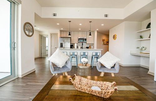 Third Ward Apartment | Uptown Fully Furnished 2BR Apartment apts